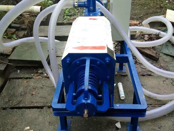 飼料粉碎攪拌機 飼料粉碎攪拌機